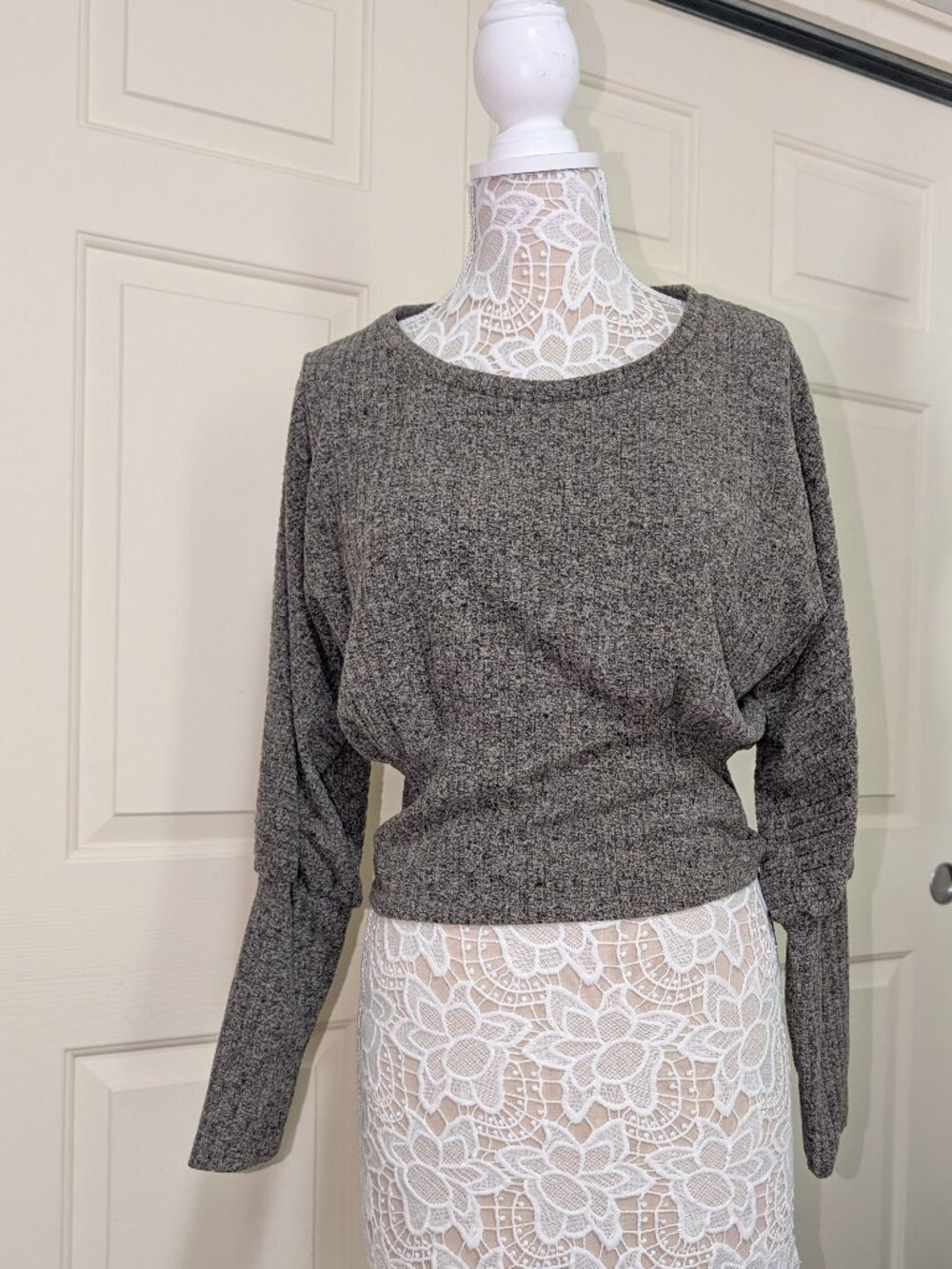 Lark + Grey Heather Gray Ribbed Knit Puff Sleeve Cropped Sweater Large